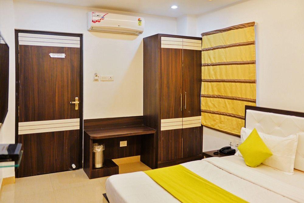 Hotel Janki International By Keymagics Варанаси Экстерьер фото