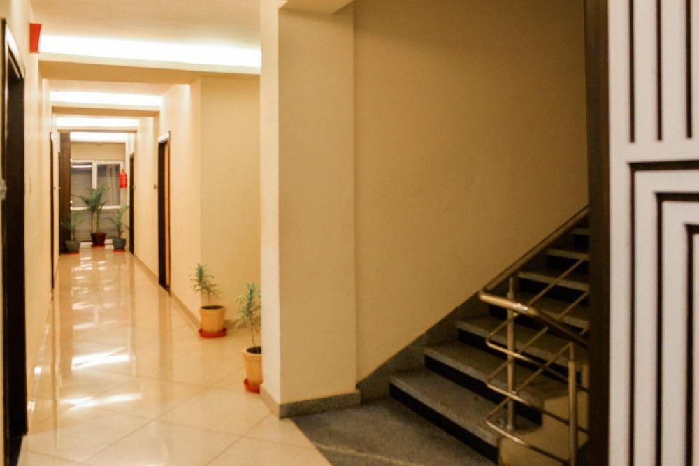 Hotel Janki International By Keymagics Варанаси Экстерьер фото