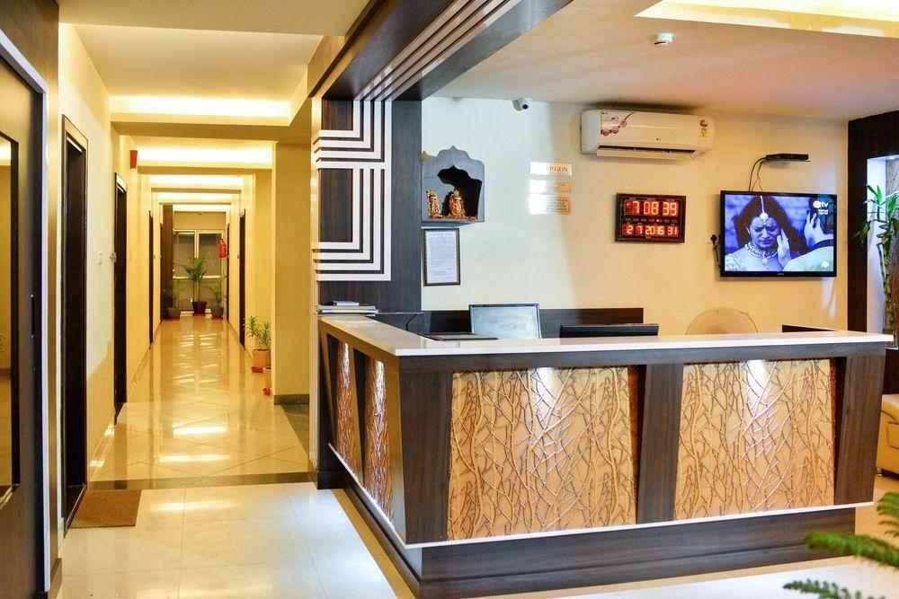 Hotel Janki International By Keymagics Варанаси Экстерьер фото