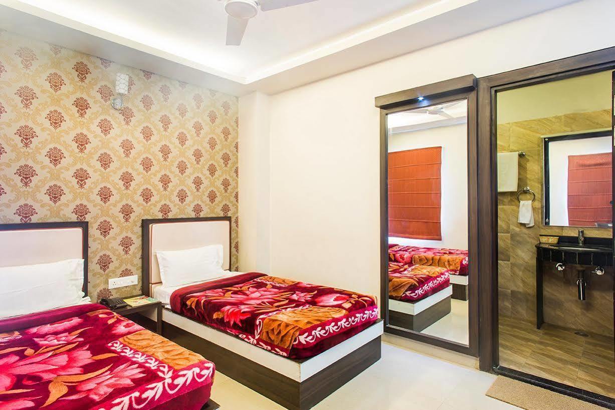 Hotel Janki International By Keymagics Варанаси Экстерьер фото