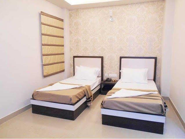 Hotel Janki International By Keymagics Варанаси Экстерьер фото