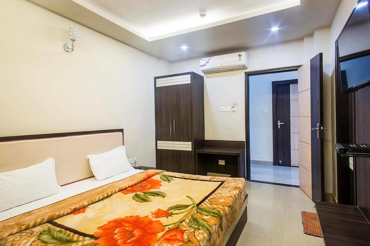 Hotel Janki International By Keymagics Варанаси Экстерьер фото