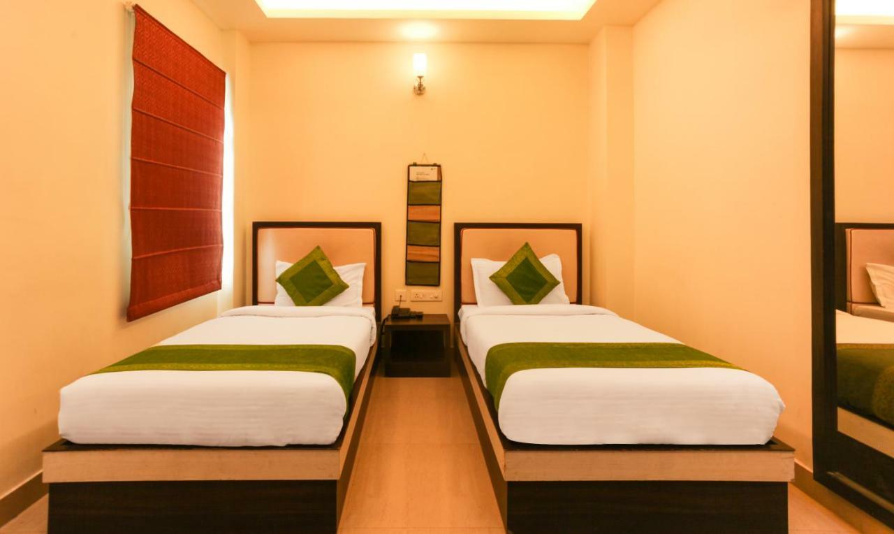 Hotel Janki International By Keymagics Варанаси Экстерьер фото