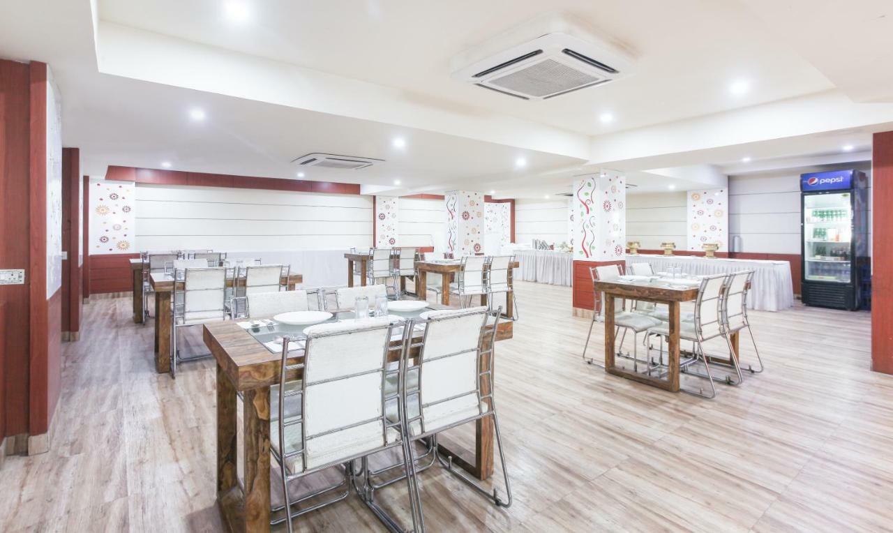 Hotel Janki International By Keymagics Варанаси Экстерьер фото