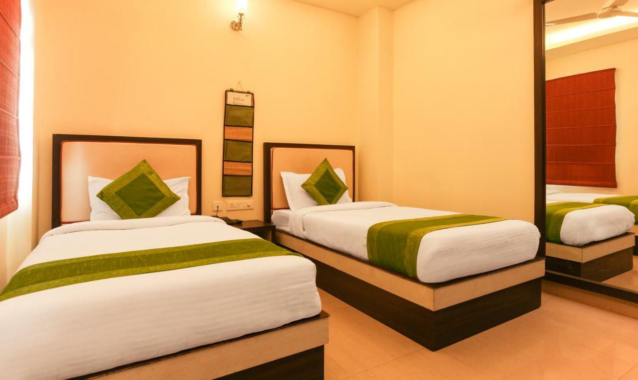 Hotel Janki International By Keymagics Варанаси Экстерьер фото