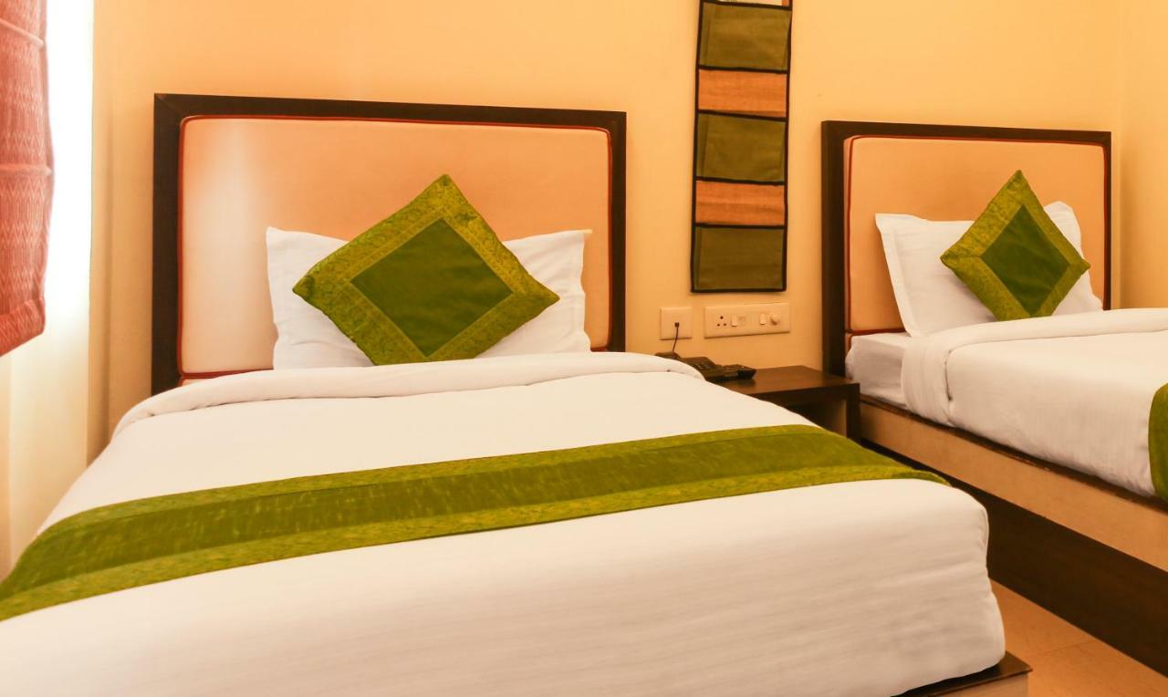 Hotel Janki International By Keymagics Варанаси Экстерьер фото